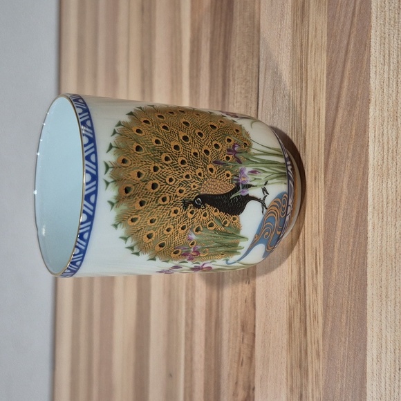 HOLIDAY SALE apanese Porcelain Sake Tea Cups (3) - Picture 2 of 5